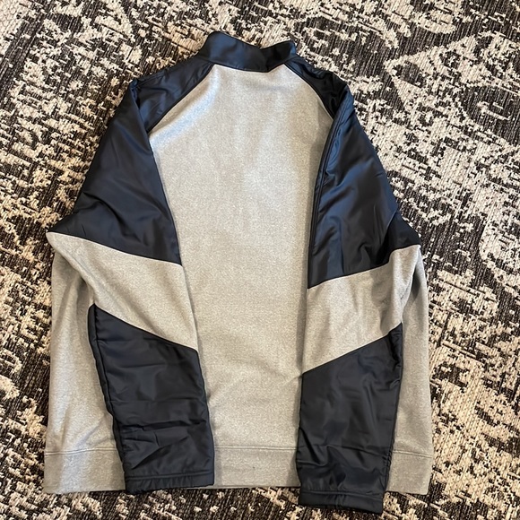 Under Armour loose 2XL cold gear gray zip pullover. - Picture 5 of 7